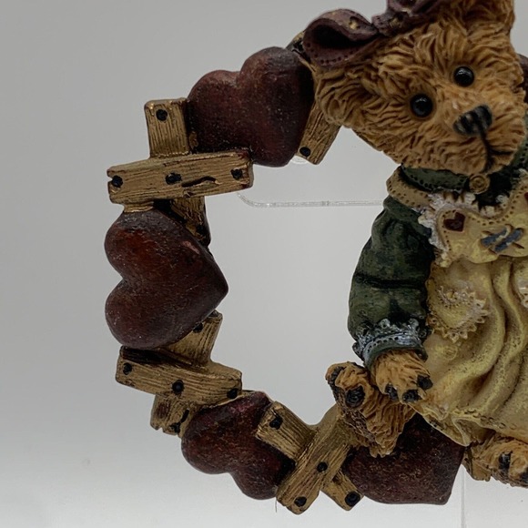 Vintage Boyd's Bear Heart Hugs and Kisses Wreath Pin Brooch Valentine's Day - Picture 3 of 8